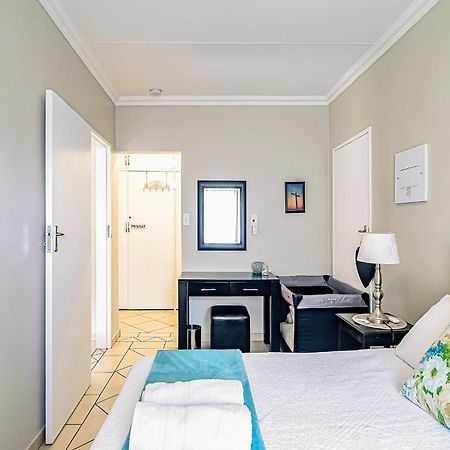 Leozet Self Catering Apartment Pretoria-Noord Eksteriør billede